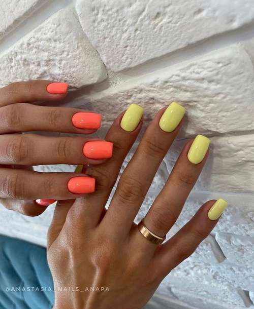 Ongles de différentes couleurs