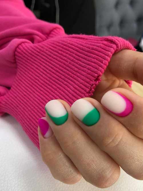 Manucure bicolore dans les tons verts
