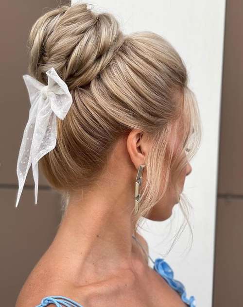 Coiffures pour cheveux mi-longs pour filles: tendances 2021, photos, actualités