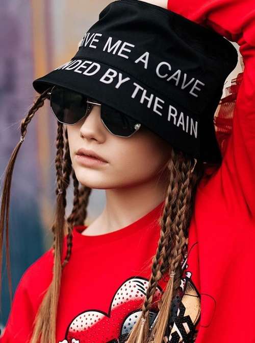 Coiffures pour cheveux mi-longs pour filles: tendances 2021, photos, actualités