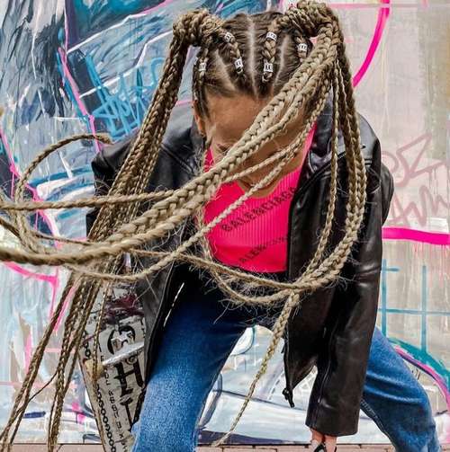 Coiffures pour cheveux mi-longs pour filles: tendances 2021, photos, actualités